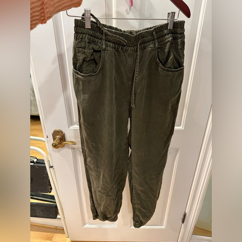 ZARA Cuffed Jogger Pants, Color Olive Green, Size M